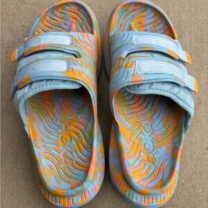 NWOT Hoka One One Ora Luxe Slides Multicolor Blue-Orange-Purple Slip-On Sandals